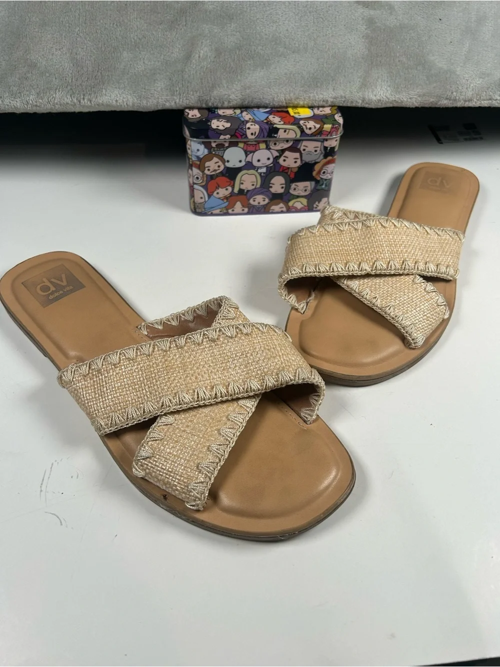 Dolce vita Juneau Beige Cross-Strap Slide Sandals for Women - Picture 5 of 9